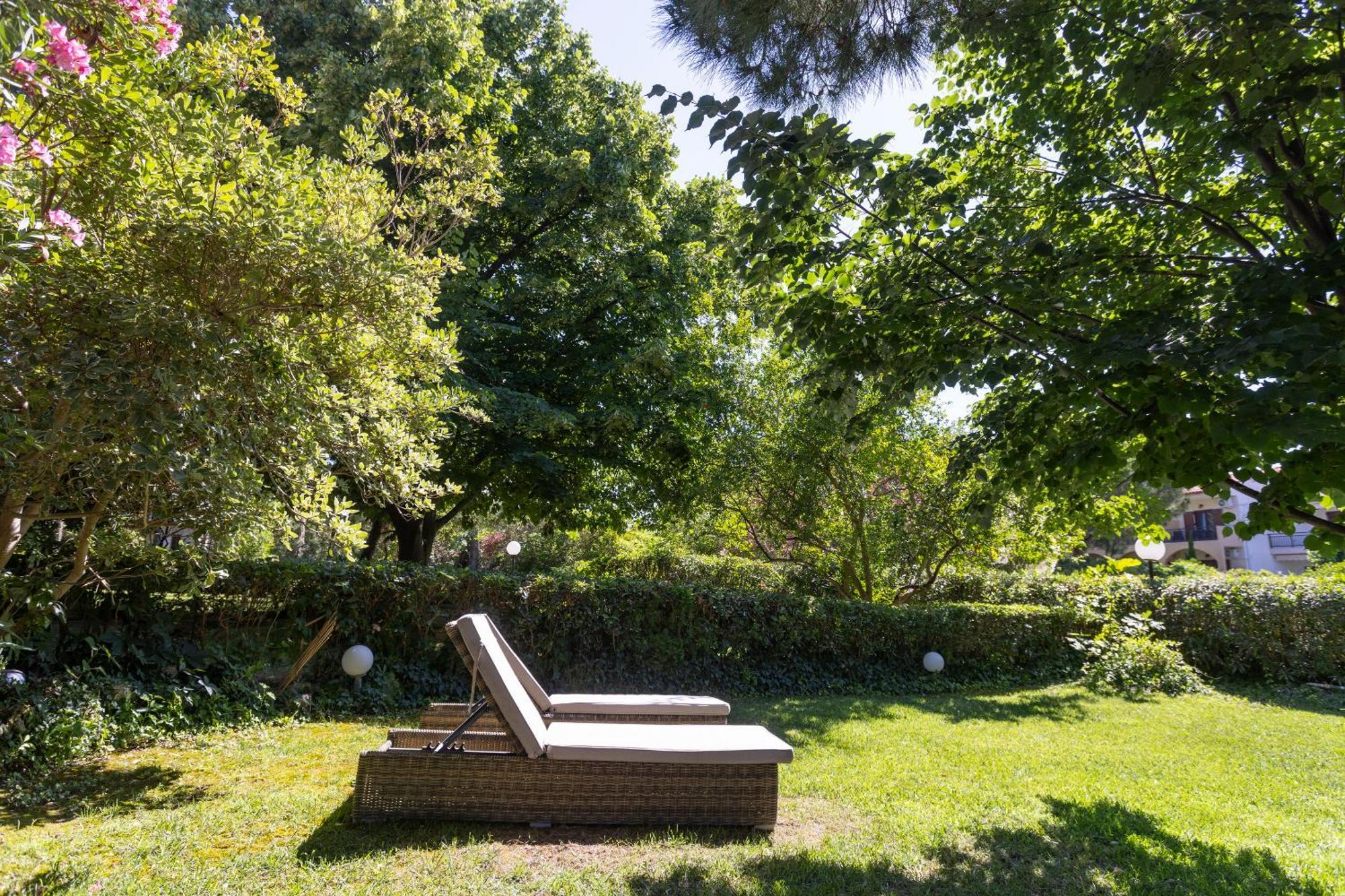 Lovely Villa 3 Min From The Beach Hanioti Exterior photo
